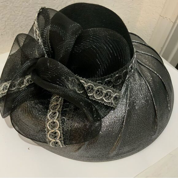 Vintage Floppy Hat by M. David - Picture 7 of 8
